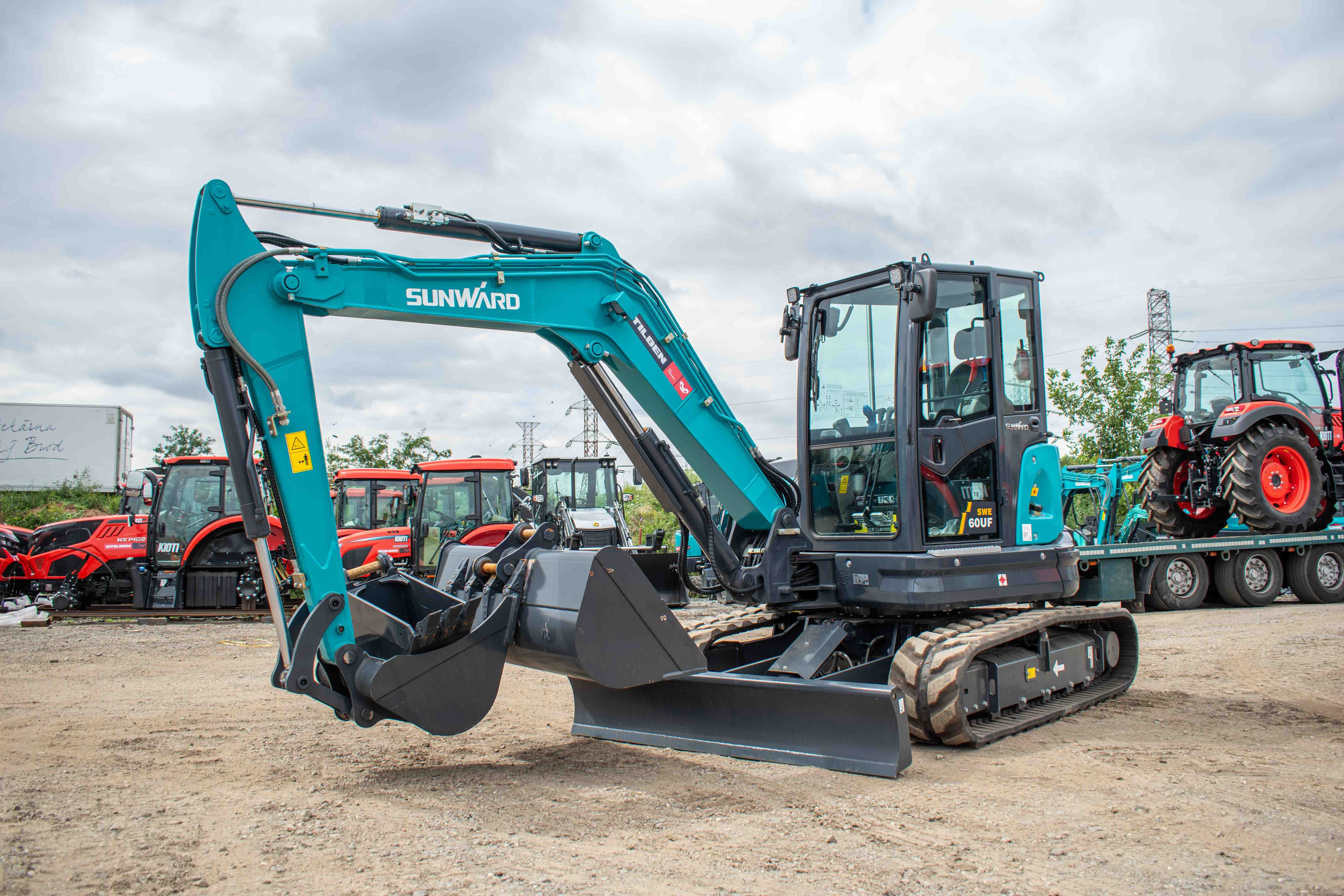 Midiexcavatoare SWE 60 UF DISPONIBIL INCHIRIERE 